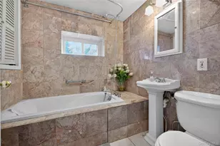 8 7th St, Carle Place, NY 11514 - Photo 14