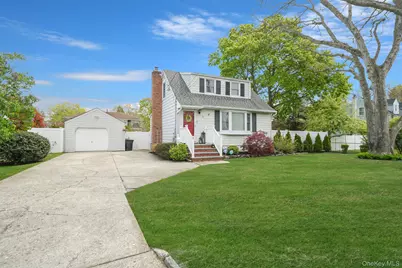 55 Westwood Avenue, Deer Park, NY 11729 - Photo 2