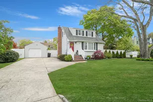 55 Westwood Ave, Deer Park, NY 11729 - Photo 2