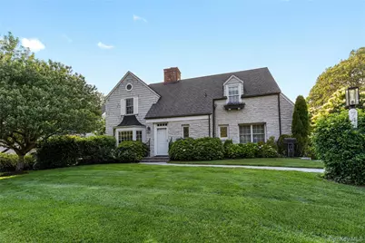 746 The Parkway, Mamaroneck, NY 10543 - Photo 2