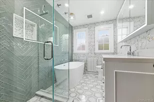 10 Massachusetts Blvd, Floral Park, NY 11001 - Photo 24