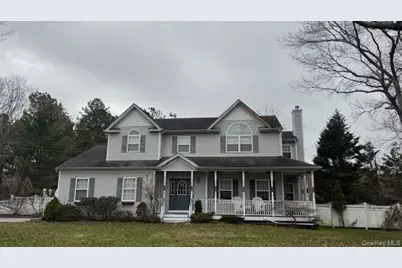 6 Donnelly Court, Manorville, NY 11949 - Photo 2