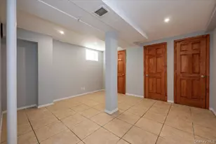 91-19 216th St, Queens Village, NY 11428 - Photo 16
