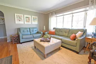 20 Conway St, Ronkonkoma, NY 11779 - Photo 2