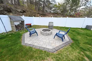 45 Roosevelt Ave, Selden, NY 11784 - Photo 32