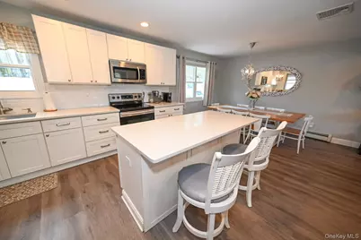 45 Roosevelt Avenue, Selden, NY 11784 - Photo 10