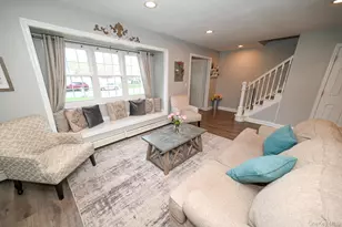 45 Roosevelt Ave, Selden, NY 11784 - Photo 8