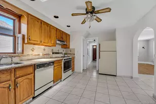 1353 Kiefer Ave, Elmont, NY 11003 - Photo 8