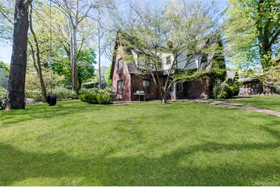 9 South Drive, Great Neck, NY 11021 - Photo 26