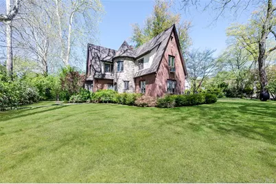 9 South Drive, Great Neck, NY 11021 - Photo 30