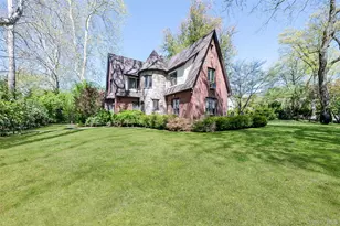 9 South Dr, Great Neck, NY 11021 - Photo 30