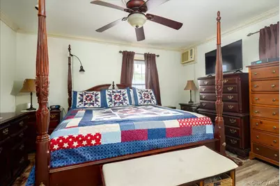 210 Frederick Avenue, Bellmore, NY 11710 - Photo 16