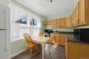 107 Hilltop Acres, Yonkers, NY 10704 - Photo 4