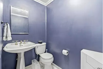 36 Stratford Road, New Rochelle, NY 10804 - Photo 12