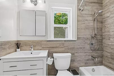 36 Stratford Road, New Rochelle, NY 10804 - Photo 24