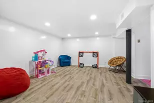 36 Stratford Rd, New Rochelle, NY 10804 - Photo 26