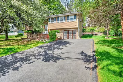27 Hastings Lane, Stony Point, NY 10980 - Photo 2