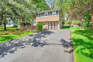 27 Hastings Ln, Stony Point, NY 10980 - Photo 2