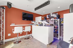 234 E 3rd St, Deer Park, NY 11729 - Photo 18