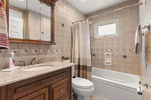 234 E 3rd St, Deer Park, NY 11729 - Photo 12