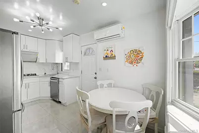 545 7th Avenue, New Hyde Park, NY 11040 - Photo 6
