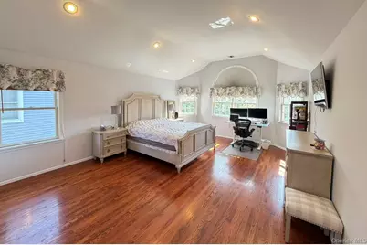 122 Walker Road, Mineola, NY 11501 - Photo 14