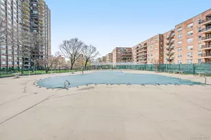 166-25 Powells Cove Blvd, Whitestone, NY 11357 - Photo 22