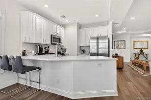 401 Pacing Way, Westbury, NY 11590 - Photo 10