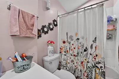 682 Lowell Street, Westbury, NY 11590 - Photo 16