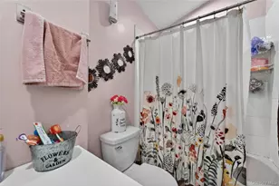 682 Lowell St, Westbury, NY 11590 - Photo 16