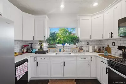 218 Pawnee Street, Ronkonkoma, NY 11779 - Photo 6