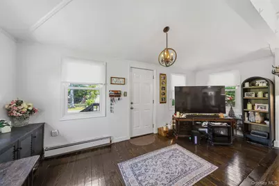 218 Pawnee Street, Ronkonkoma, NY 11779 - Photo 4