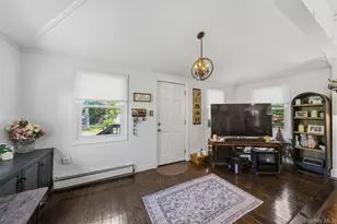 218 Pawnee St, Ronkonkoma, NY 11779 - Photo 4