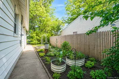 218 Pawnee Street, Ronkonkoma, NY 11779 - Photo 16