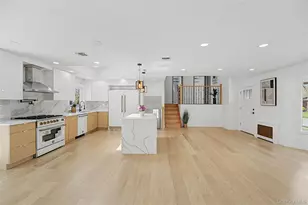 19 Birchwood Park Dr, Syosset, NY 11791 - Photo 12