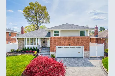 19 Birchwood Park Drive, Syosset, NY 11791 - Photo 2