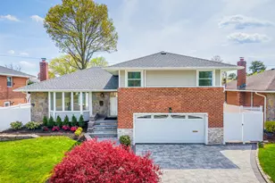 19 Birchwood Park Dr, Syosset, NY 11791 - Photo 2