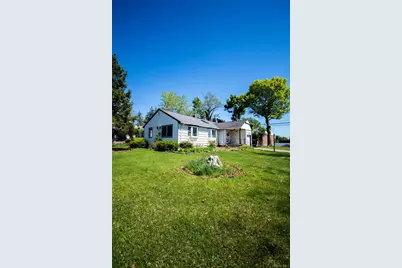 650 Bryant Street, East Meadow, NY 11554 - Photo 6