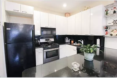 2716 Schurz Avenue #B1, Bronx, NY 10465 - Photo 6