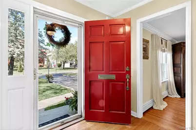 34 Longridge Road, Manhasset, NY 11030 - Photo 2