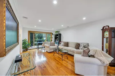 408 Lenox Road #B, Huntington Station, NY 11746 - Photo 4