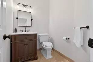 185 Plymouth Blvd, Smithtown, NY 11787 - Photo 24