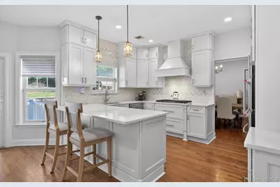 185 Plymouth Boulevard, Smithtown, NY 11787 - Photo 8