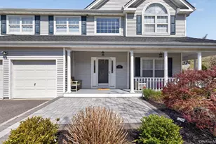 185 Plymouth Blvd, Smithtown, NY 11787 - Photo 2