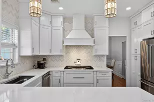 185 Plymouth Blvd, Smithtown, NY 11787 - Photo 16
