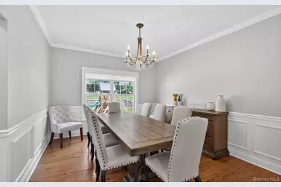 185 Plymouth Boulevard, Smithtown, NY 11787 - Photo 20