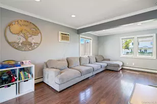 14 Greenway Circle N, Syosset, NY 11791 - Photo 8