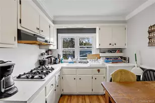 184 Roosevelt Blvd, Hauppauge, NY 11788 - Photo 18