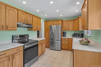 88 Colonial Street, East Northport, NY 11731 - Photo 8