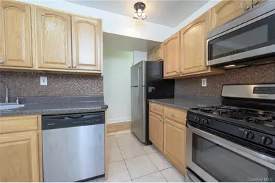 2 Sadore Lane #2E, Yonkers, NY 10710 - Photo 14